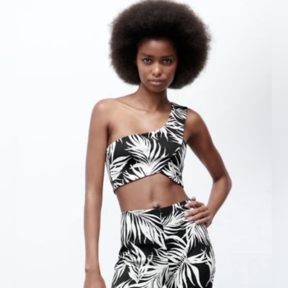 Zara Women’s Black and White Palm Leaf Print One Shoulder Asymmetrical Crop Top